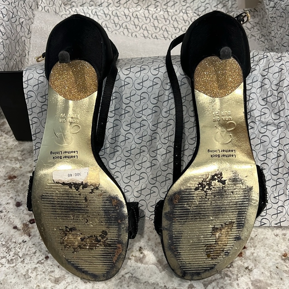 ADRIANNA PAPELL AERIN BLACK SHINY FAILL. SIZE 6M. Heel 2.5” - Picture 5 of 6